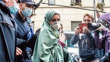 Aisha, Pasqualino e lo scontro di civiltà