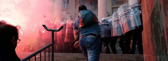 Le proteste a Belgrado sono il risultato di un lungo malcontento popolare