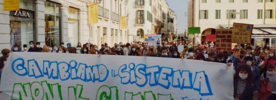 Climate Strike – Dopo il lockdown le giovanissime generazioni tornano in piazza per difendere il clima