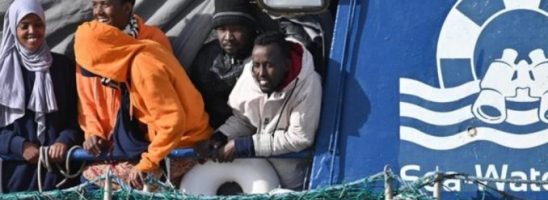 “Traffico di esseri umani”: arrestati 33 membri di una Ong tedesca. Indagate anche Sea Watch e Alarm Phone