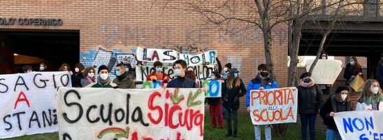 Intanto una vittoria: il TAR dell’Emilia-Romagna ha sospeso l’ordinanza di Bunazzén sulle scuole