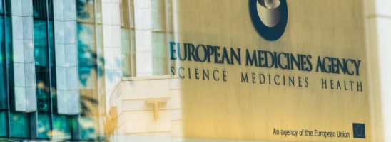 Medici e scienziati scrivono all’Agenzia Europea del Farmaco mettendo in guardia sui pericoli del vaccino COVID-19