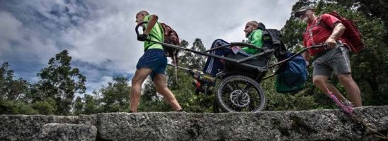 “Si può fare”, la sfida di Matteo, affetto da sclerosi multipla, in un film di UAM.TV: il cammino di San Michele