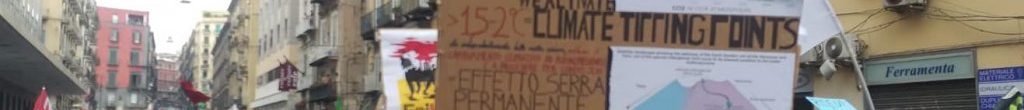 In migliaia manifestano contro il G20 ambientale a Napoli. Occupati terminal portuale e raffineria Q8