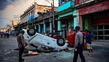 Sulla gestione dell’emergenza pandemica e le rivolte a Cuba