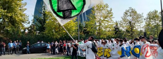 Milano – Azioni di Rise Up 4 Climate Justice per la conferenza finale della Pre-Cop 26. Scontri e un fermo