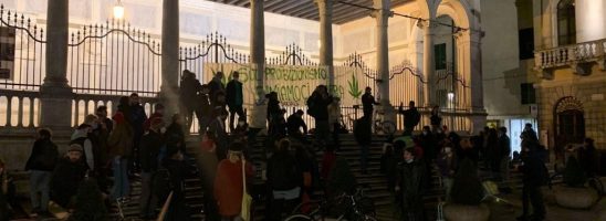 Padova – “Sul proibizionismo ci fumiamo su”