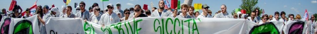 «L’acqua è un bene comune, non uno strumento di profitto». Manifestazione alla Coca Cola di Nogara (VR): cariche della polizia.