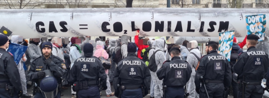 Vienna – Gas = co₂lonialism