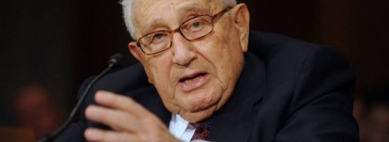 Kissinger pone fine alla favoletta dell'”Invasione non provocata”