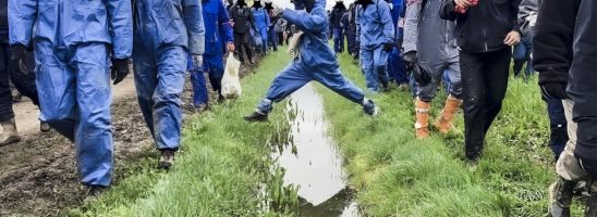 Francia – Nuova ondata di arresti contro il movimento ecologista alla vigilia della procedura di scioglimento di Les Soulèvements de la Terre