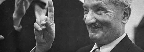 Martin Heidegger, l’oblio dell’Essere ed il dominio planetario della Tecnologia: “Ormai solo un Dio ci può salvare”