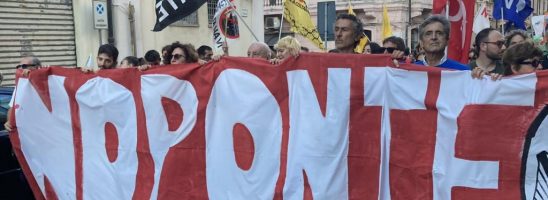 A Messina in migliaia contro il Ponte sullo Stretto