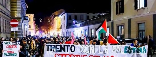 “La guerra contro Gaza continua, non restiamo silenzio”: Trento ancora in Piazza per la Palestina