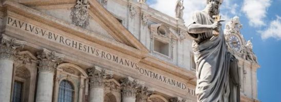 Vaticano: «La maternità surrogata sia proibita a livello universale. Teoria del gender pericolosissima»