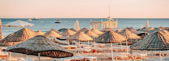 Le spiagge sono della natura e delle persone, non di chi ci lucra