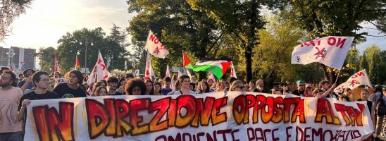 Salute, ambiente, pace e democrazia. In 2000 manifestano a Vicenza