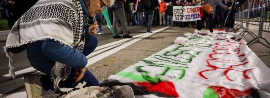 Vicenza – Centinaia di persone in piazza contro la guerra e l’invio di armi a Israele